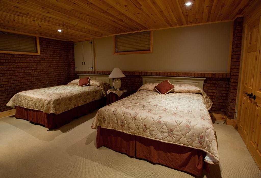 Pow Wow Point Lodge Huntsville Quarto foto